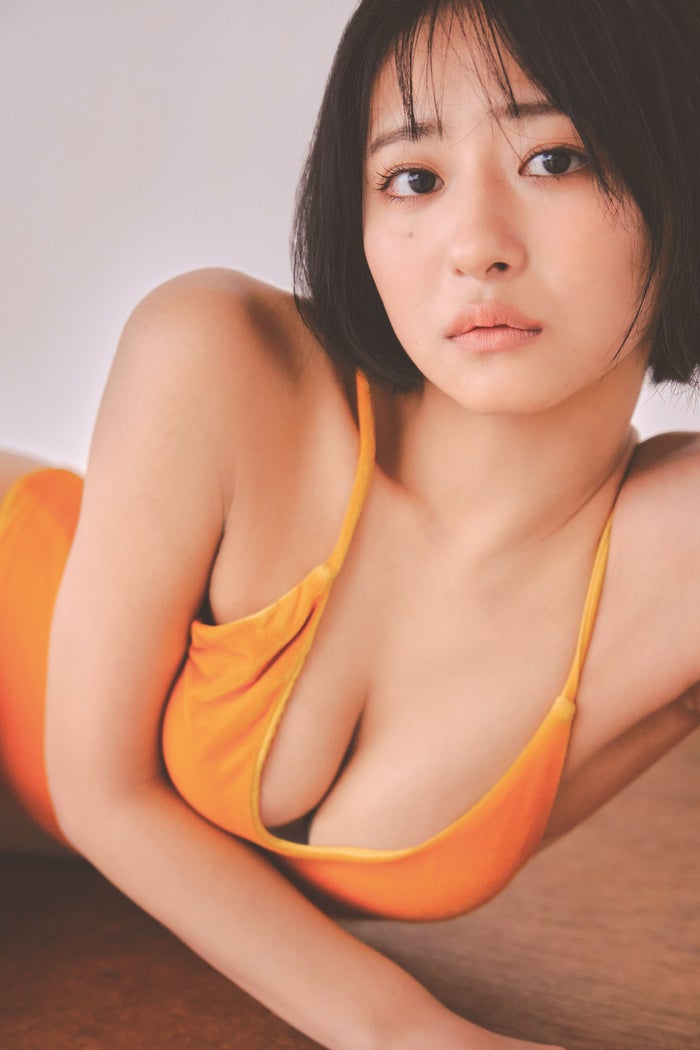 “バスケ女子インフルエンサー“すみぽん、美バスト大胆披露「週刊FLASH」で雑誌初表紙