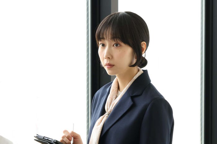 木南晴夏「ビリオン×スクール」第1話より(C)フジテレビ