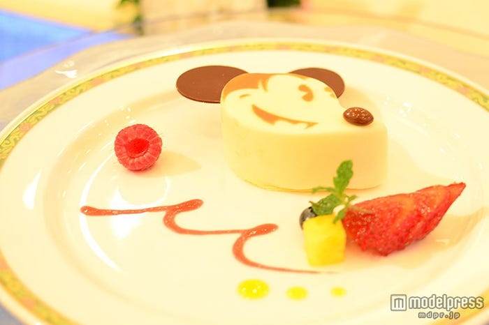 ミッキーモチーフのデザート