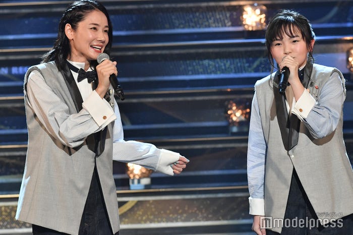 吉田羊、鈴木梨央 (C)モデルプレス