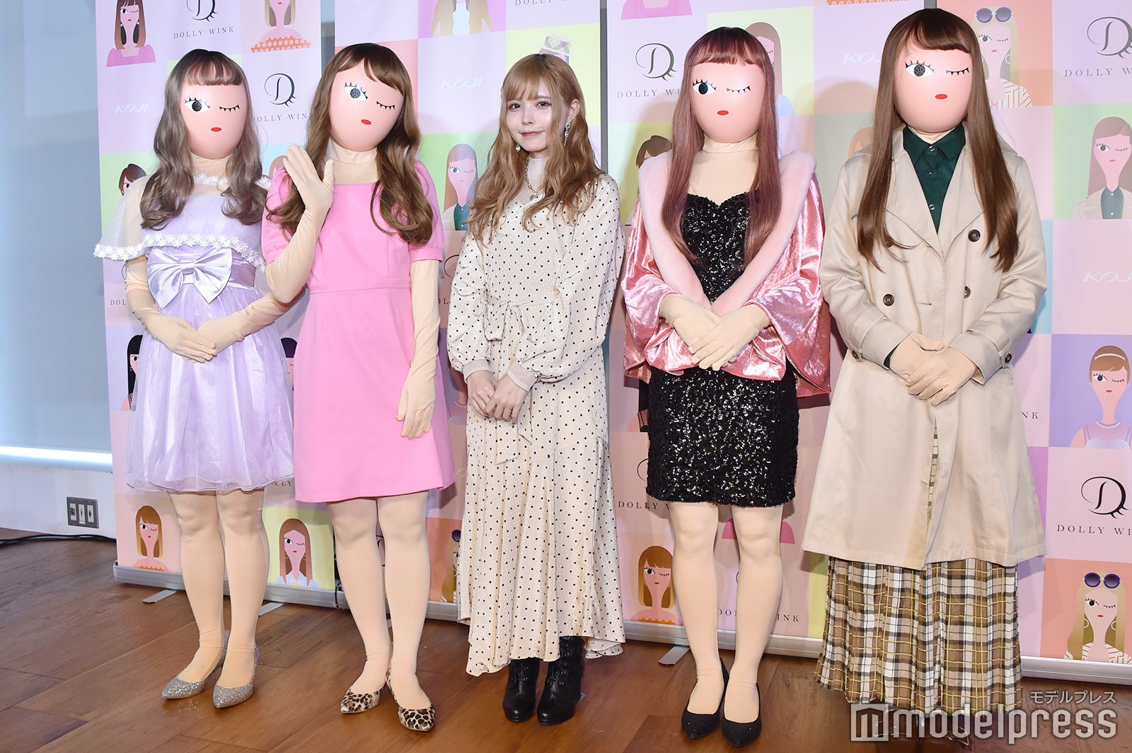 益若つばさ（中央）（C）モデルプレス