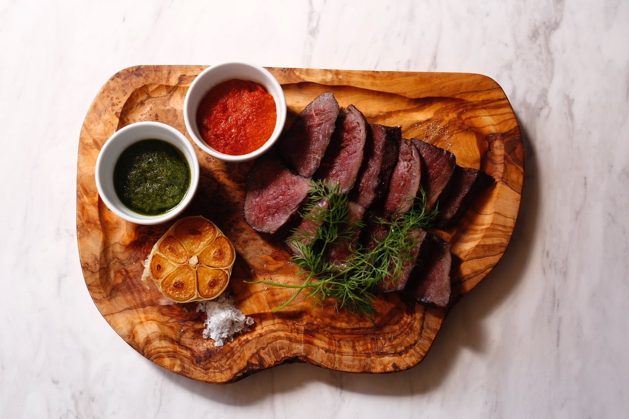 グラスフェッドビーフステーキ／画像提供：CAFE GITANE