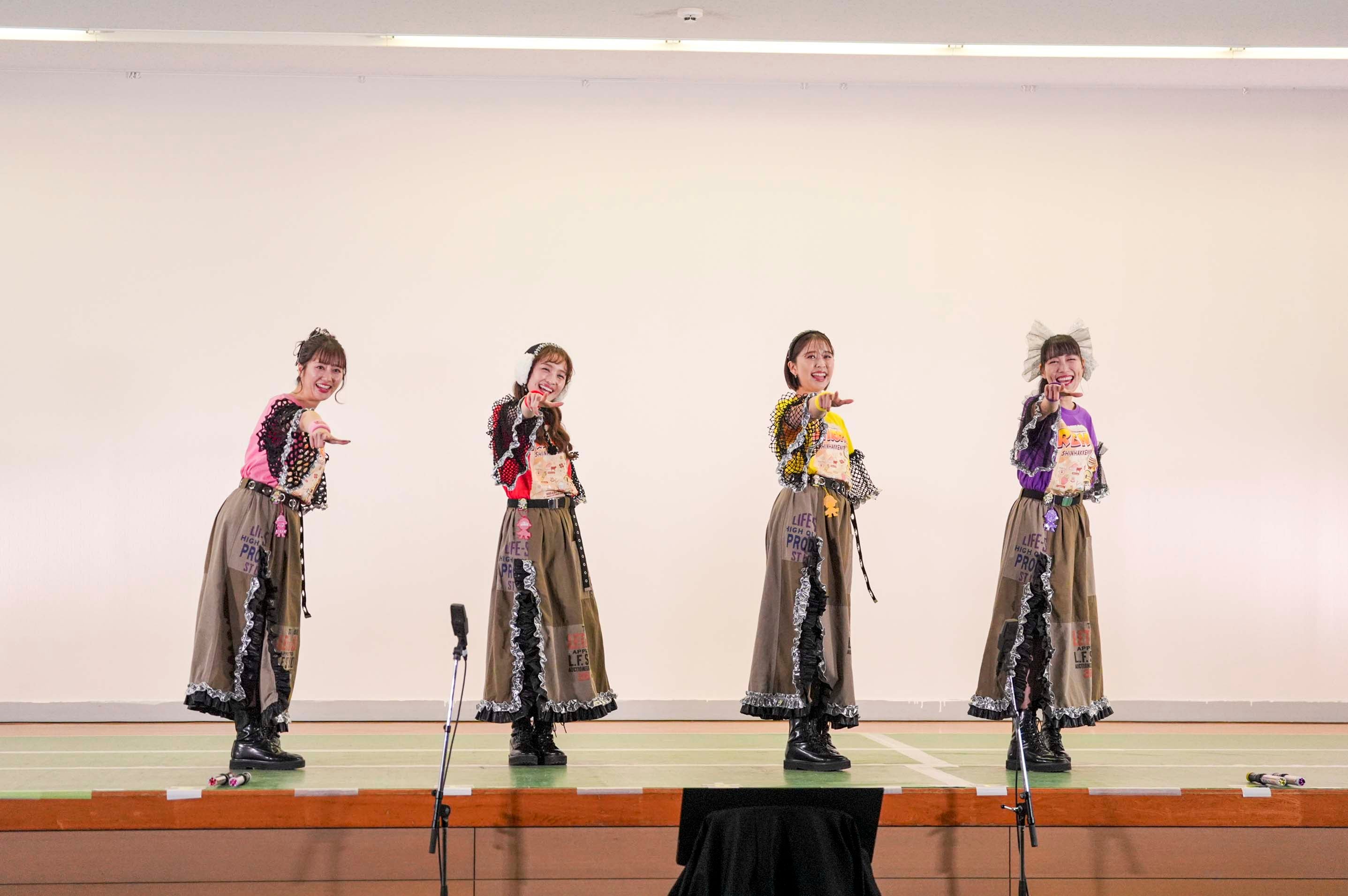 ももいろクローバーZ（C）上飯坂一