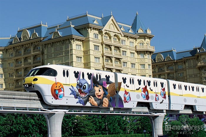 ディズニー「スティッチ」モノレール、最終回はクリスマス仕様(C)Disney