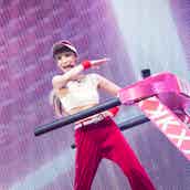 倖田來未 周年ツアー千秋楽で号泣 辛い時にも音楽があった 歴代バックダンサーからのサプライズも モデルプレス 倖田來未 周年ツアー千秋楽で号泣 辛い時にも音楽があった 歴代バックダンサーからのサプライズも モデルプレス