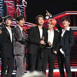 BTS （左から）V、SUGA、JIN、JUNG KOOK、RM、JIMIN、J-HOPE／photo by Getty Images