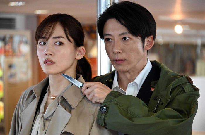 綾瀬はるか、高橋一生「天国と地獄 ~サイコな2人~」第9話より(C)TBS