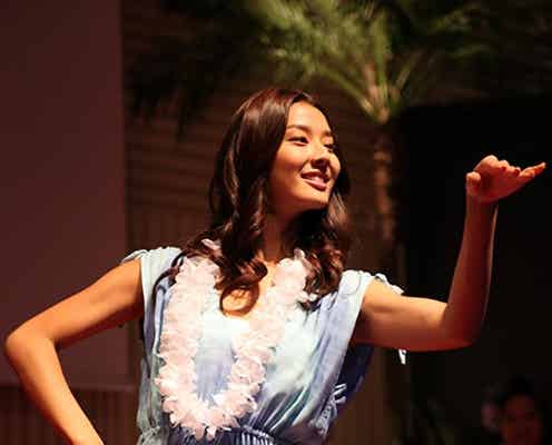 すみれ“本場の腰つき”フラダンスで魅了