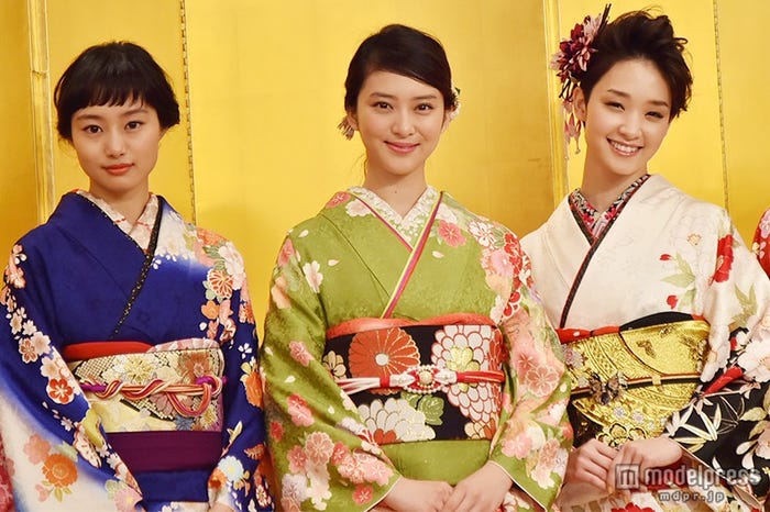 (左から)忽那汐里、武井咲、剛力彩芽