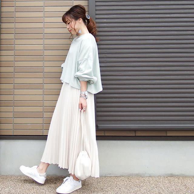 19春の人気者 白いプリーツスカート の着回し術 可愛い系から大人コーデまで楽しめます モデルプレス 19春の人気者 白いプリーツスカート の着回し術 可愛い系から大人コーデまで楽しめます モデルプレス