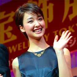 モデルプレス - KARA、剛力彩芽らがセクシードレスで美の競演「ジュエリーベストドレッサー賞」表彰式