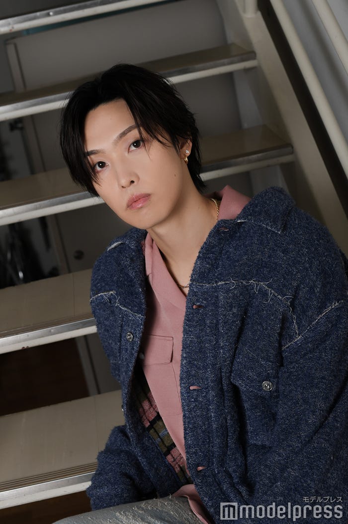 堀夏喜(C)モデルプレス/シャツ:Taiga Igari、パンツ:TAAKK(JOYEUX)、その他:スタイリスト私物