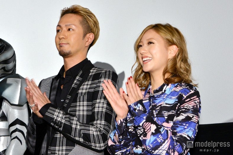 AAA（左から：浦田直也、伊藤千晃）