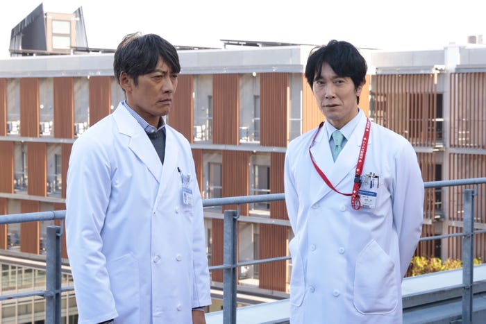 反町隆史、佐々木蔵之介「グレイトギフト」第1話より(C)テレビ朝日