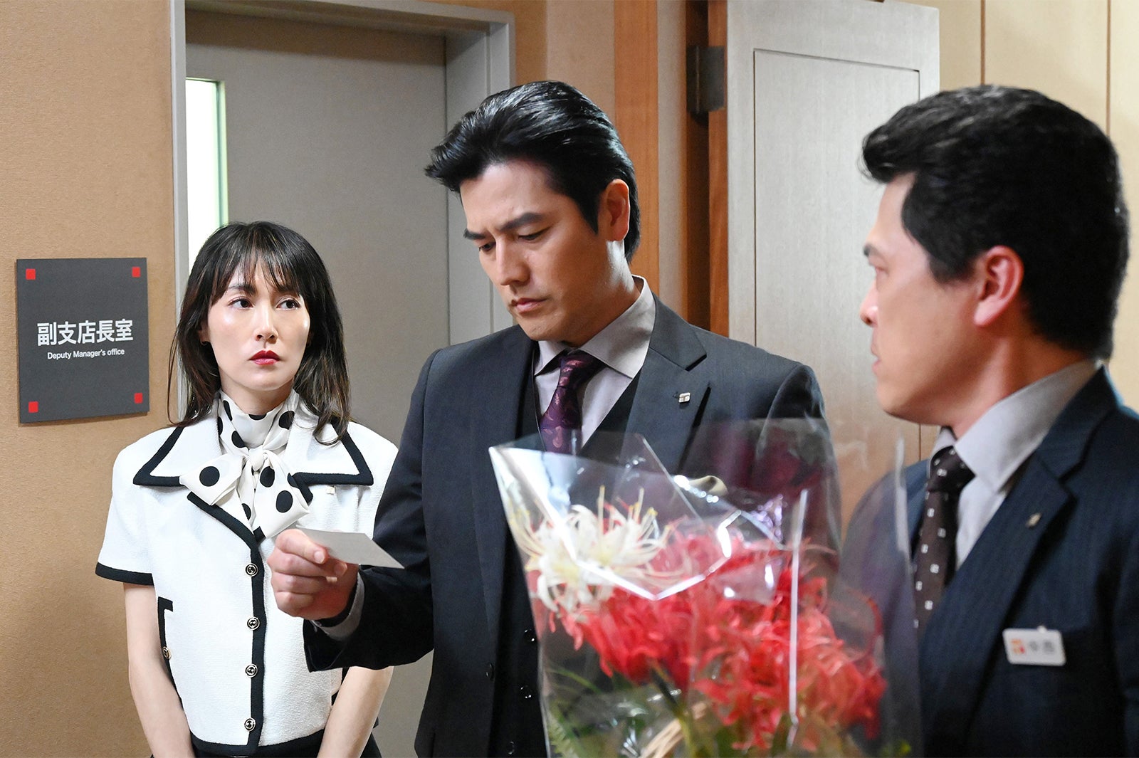 菊地凛子、要潤、盛隆二「花咲舞が黙ってない」第8話より（C）日本テレビ