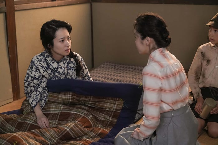 藤間爽子、趣里「ブギウギ」第95話(C)NHK