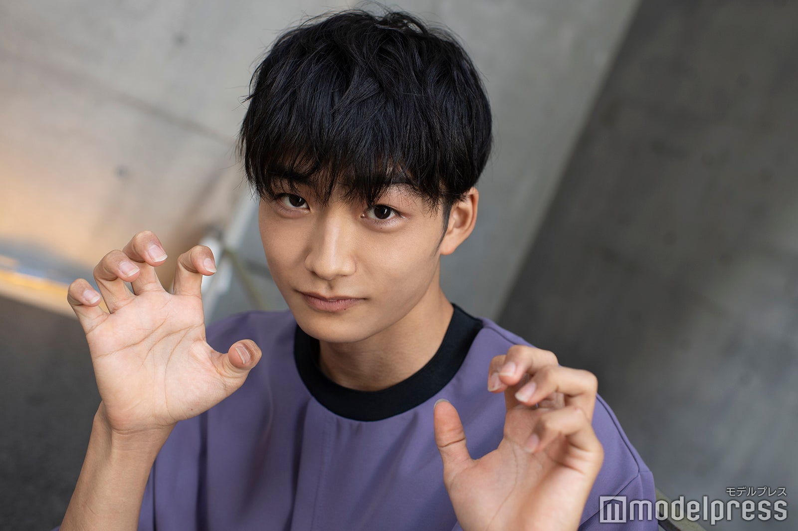 “オオカミポーズ”／大久保琉唯（C）モデルプレス