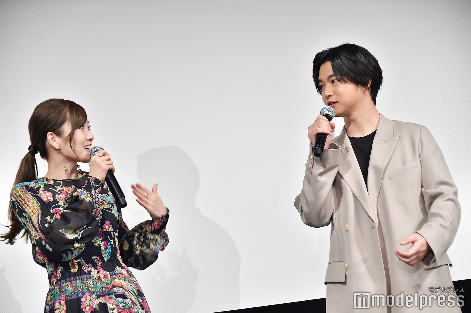 白石麻衣、千葉雄大 （C）モデルプレス