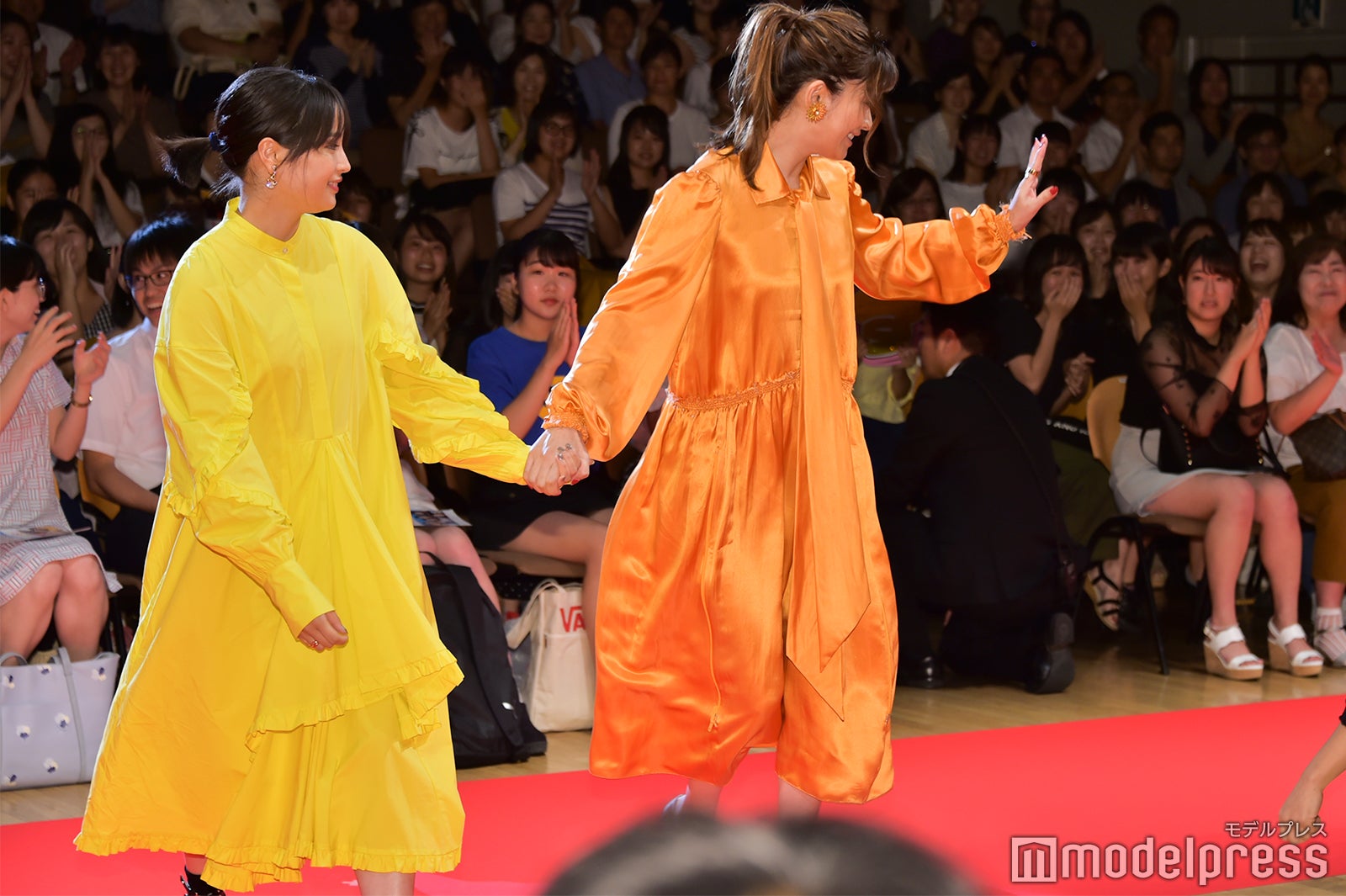 広瀬すず、篠原涼子 （C）モデルプレス