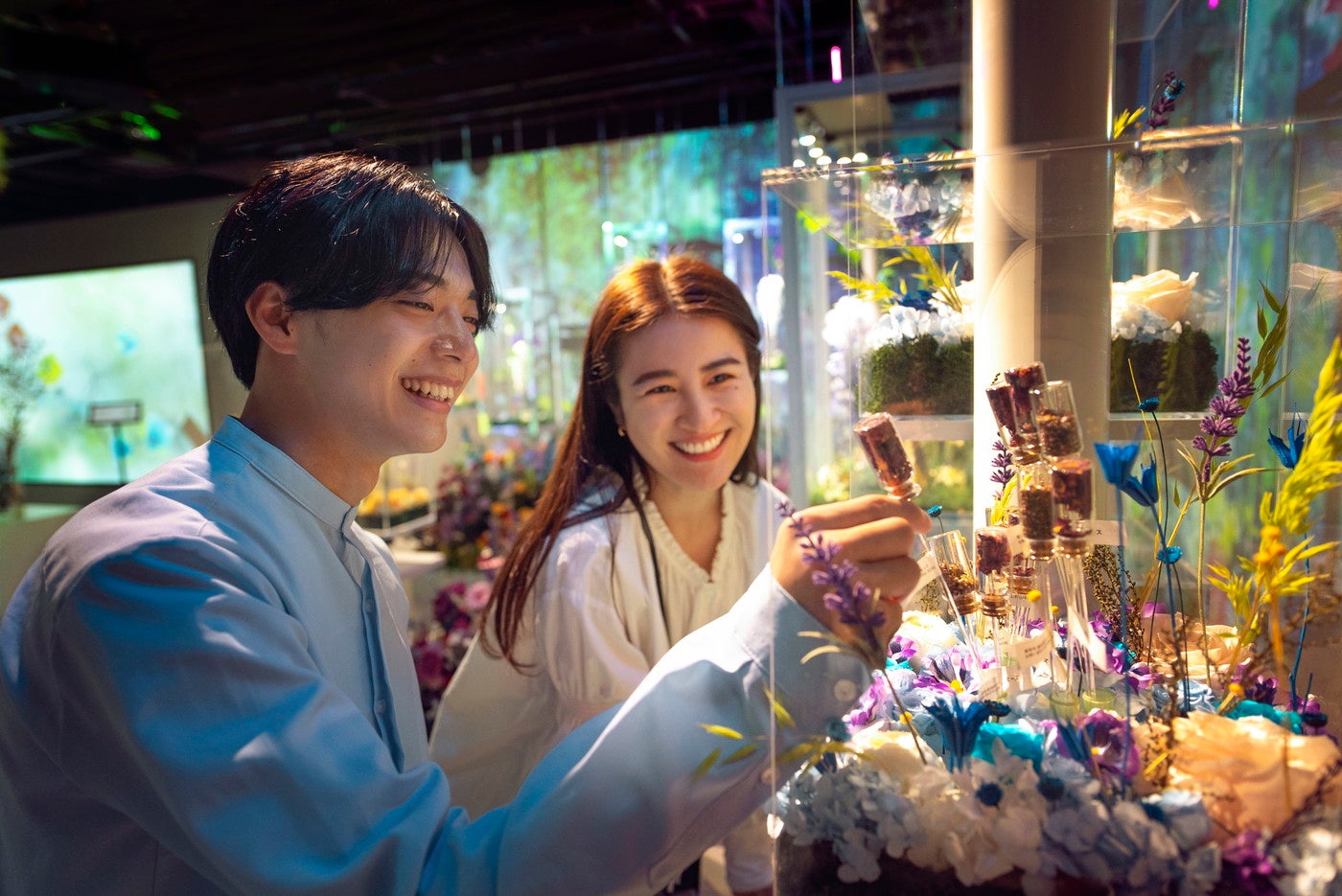 NAKED FLOWERS FOR YOU（C）naked inc．