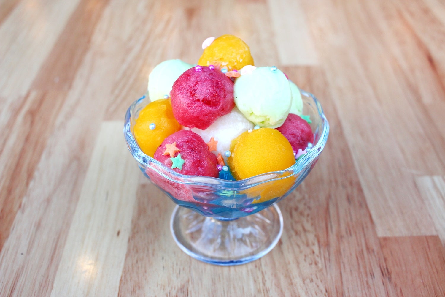 スペースアイス680円／画像提供：ヴィレッジヴァンガードコーポレーション