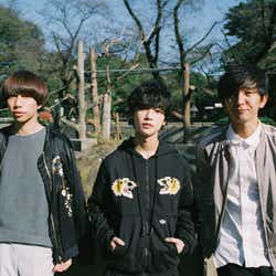 モデルプレス - “前髪が重たい男子”パンサー向井×ゆうたろう×LUCKY TAPES高橋海、公園で恋愛を語り合う