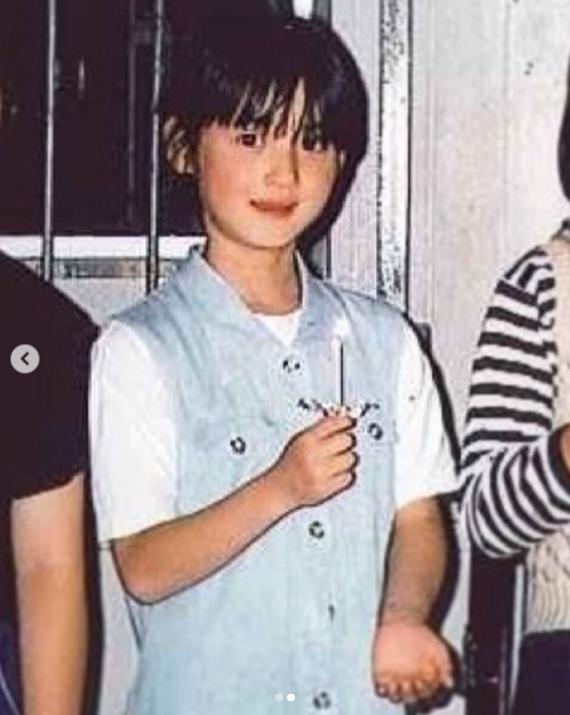 佐々木希、小学生時代の写真公開で「天使」「放っておけない可愛さ」と絶賛相次ぐ