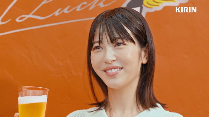 「キリングッドエール まったく新しいキリンビールのおいしさ篇」(提供写真)