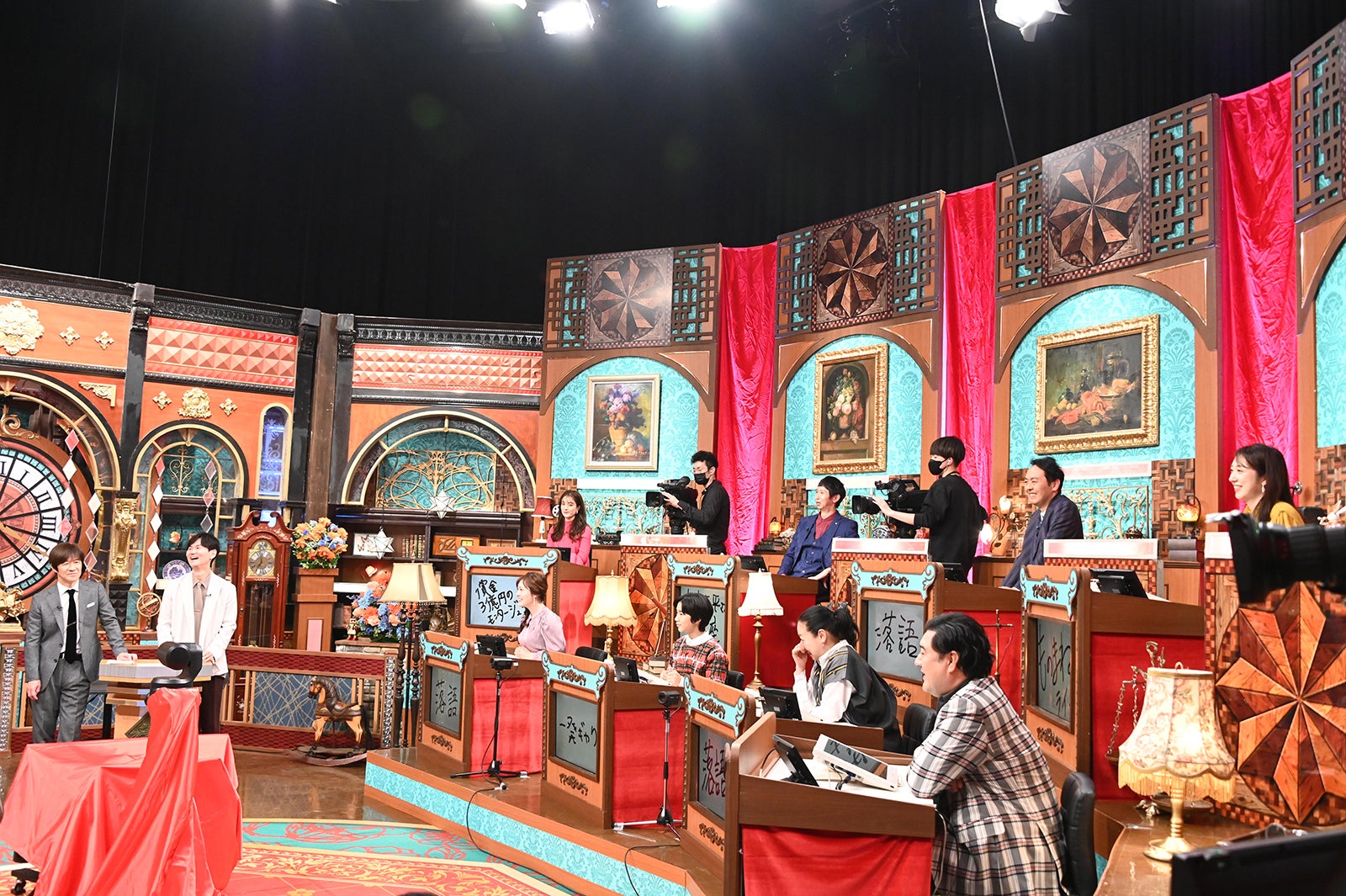 ウッチャンナンチャン（内村光良、南原清隆）、頭脳派芸能人たち（C）日本テレビ