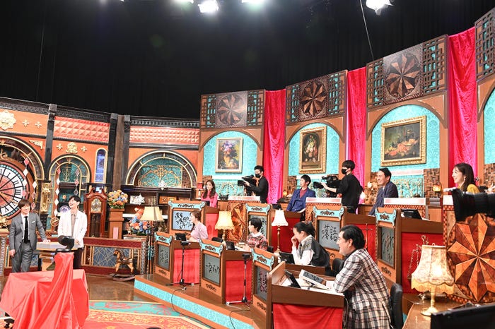 ウッチャンナンチャン(内村光良、南原清隆)、頭脳派芸能人たち(C)日本テレビ