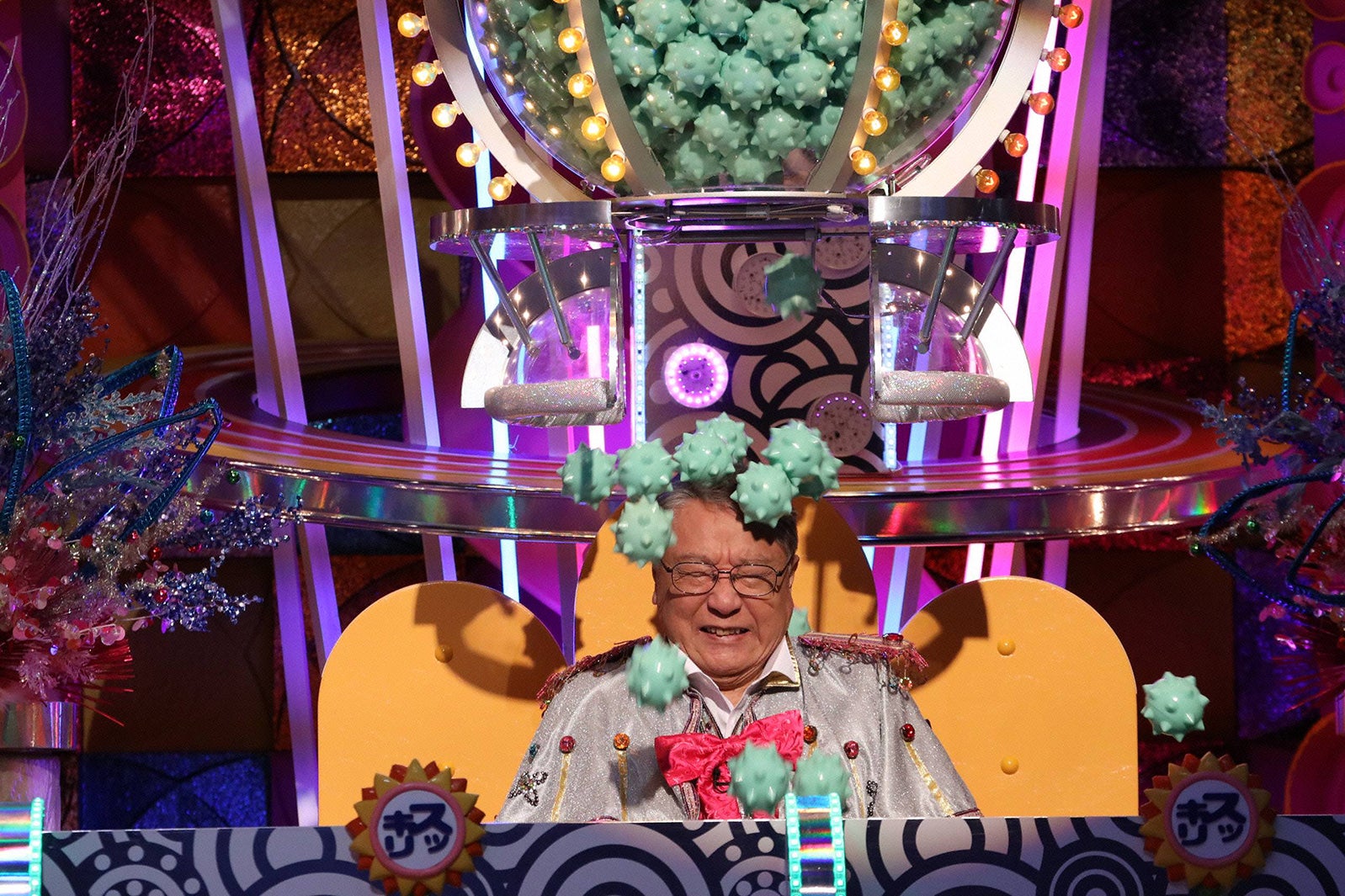 サプリマスターの頭上に“モヤッとボール”が！（C）フジテレビ