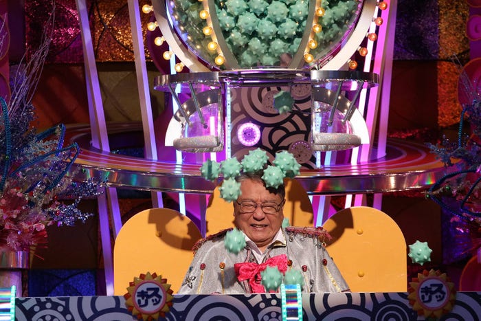 サプリマスターの頭上に“モヤッとボール”が!(C)フジテレビ