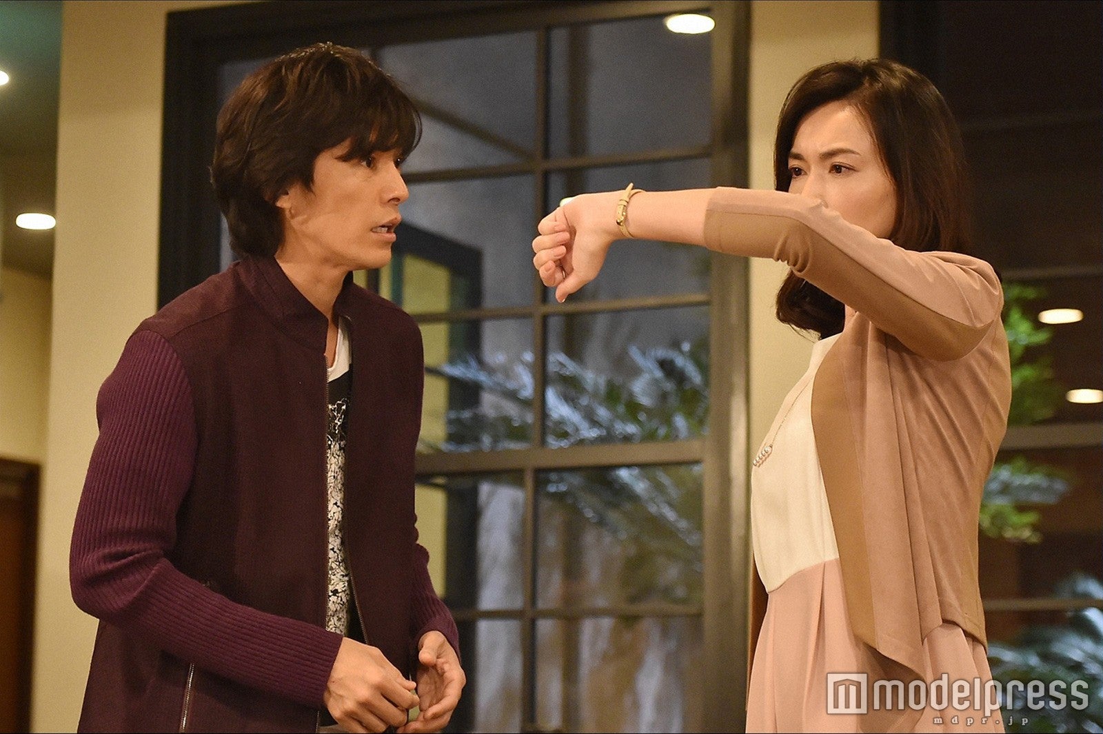 藤木直人、長谷川京子「私 結婚できないんじゃなくて、しないんです」第5話・場面カット（C）TBS