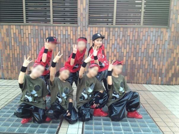 当時のダンス仲間(提供素材)