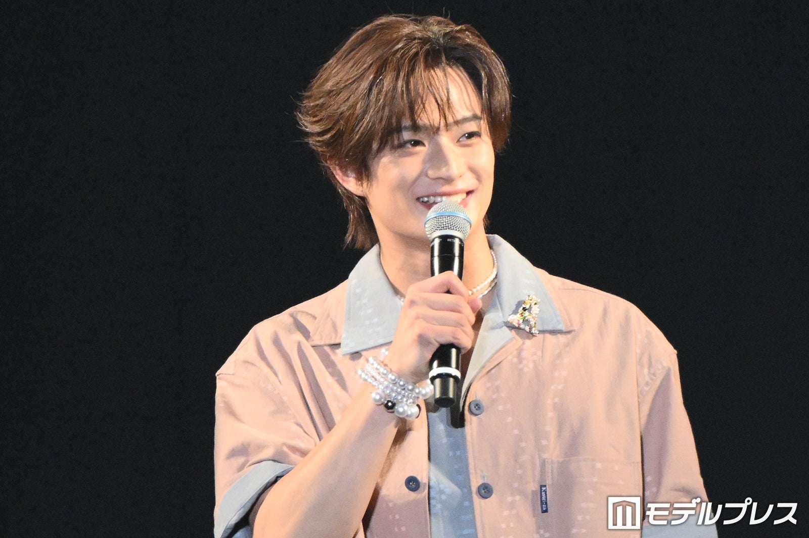 ACEes浮所飛貴「全員可愛い」アイドル全開で黄色い歓声 愛媛伝統工芸衣装で登場【TGC松山2026】