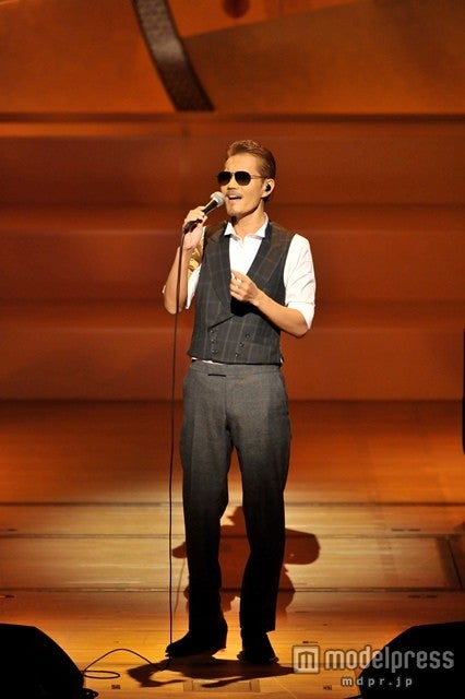 EXILEのATSUSHIが熱唱