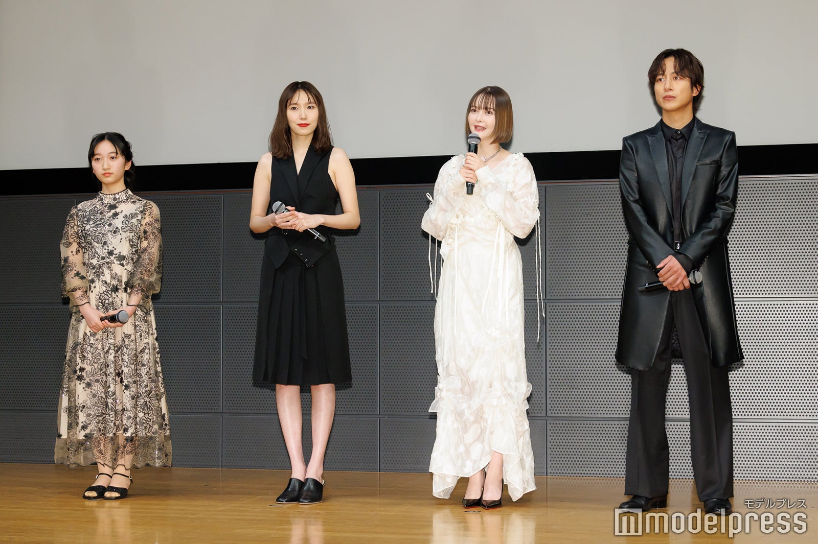 （C）モデルプレス