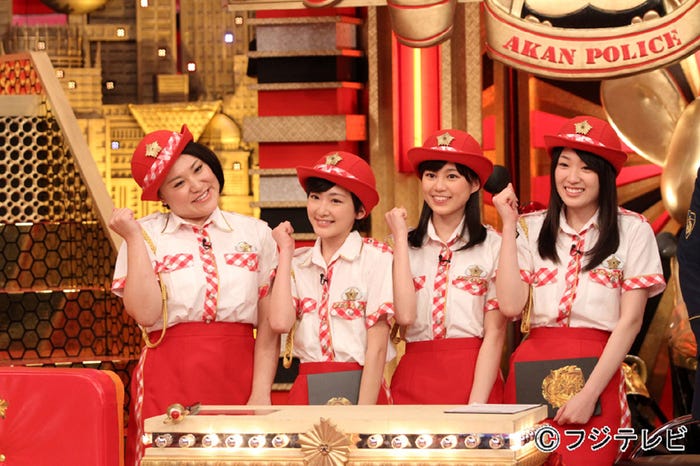 左から:バービー(フォーリンラブ)、生駒里奈、生田絵梨花、高山一実(以上3名、乃木坂46)/「爆笑!大日本アカン警察!初めての3時間特番で史上最大の芸能界一斉捜査!!女性芸能人のウラの顔20連発!!一番ダメなオンナは誰だ!?SP」より