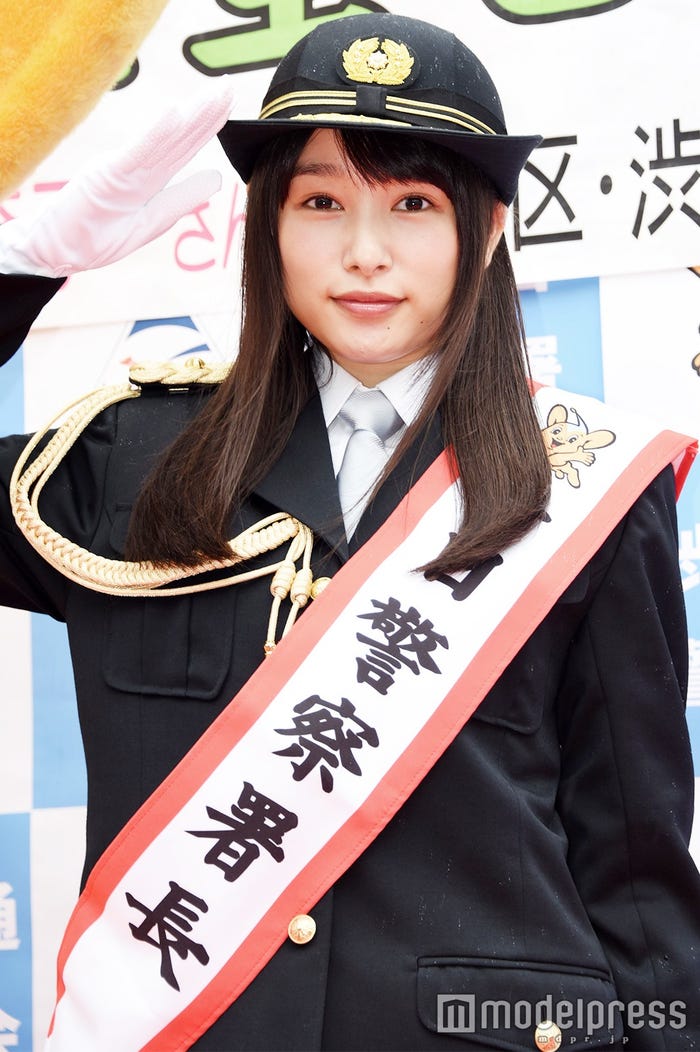 渋谷警察署の一日警察署長を務めた桜井日奈子（C）モデルプレス