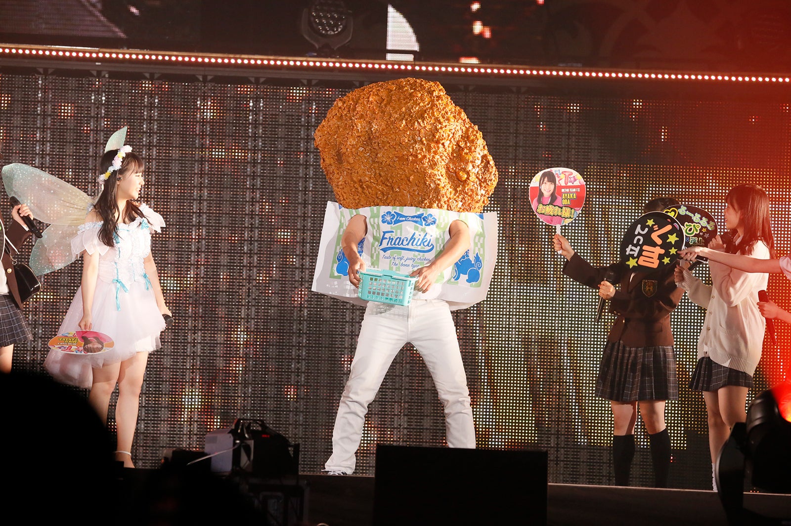 「HKT48春のアリーナツアー2018～これが博多のやり方だ！～」沖縄公演より （C）AKS