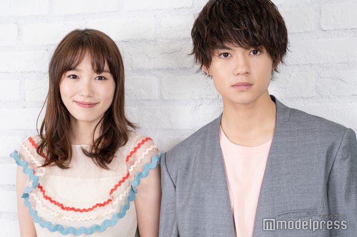 飯豊まりえ&佐野勇斗 (C)モデルプレス