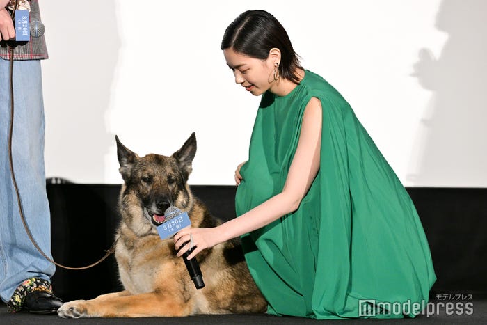 さくら、西野七瀬(C)モデルプレス