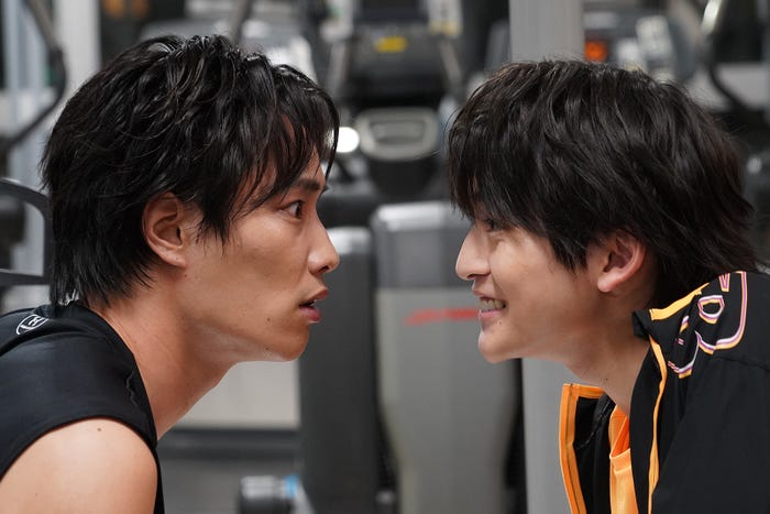 鈴木伸之、高橋文哉/「悪女(わる)~働くのがカッコ悪いなんて誰が言った?~」第6話より(C)日本テレビ