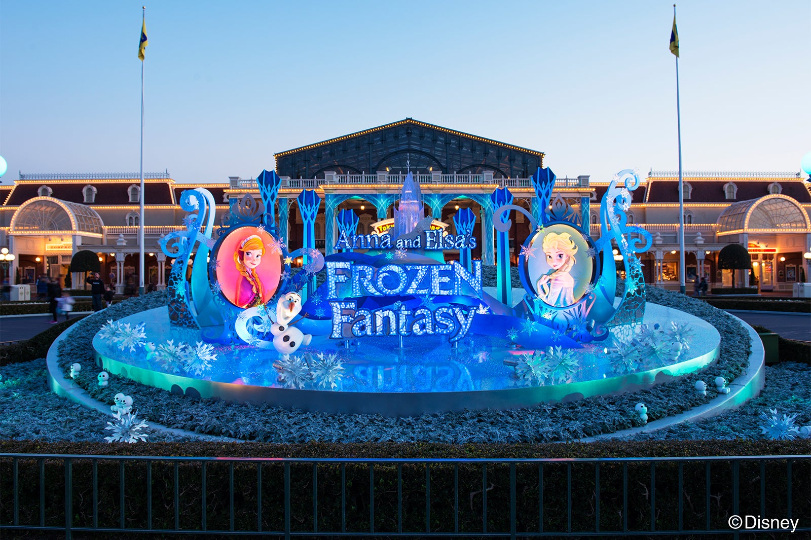 アナとエルサのフローズンファンタジーのデコレーション