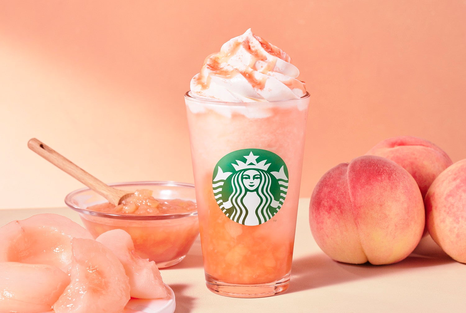 ヘブンリー ピーチ フラペチーノ（提供写真）