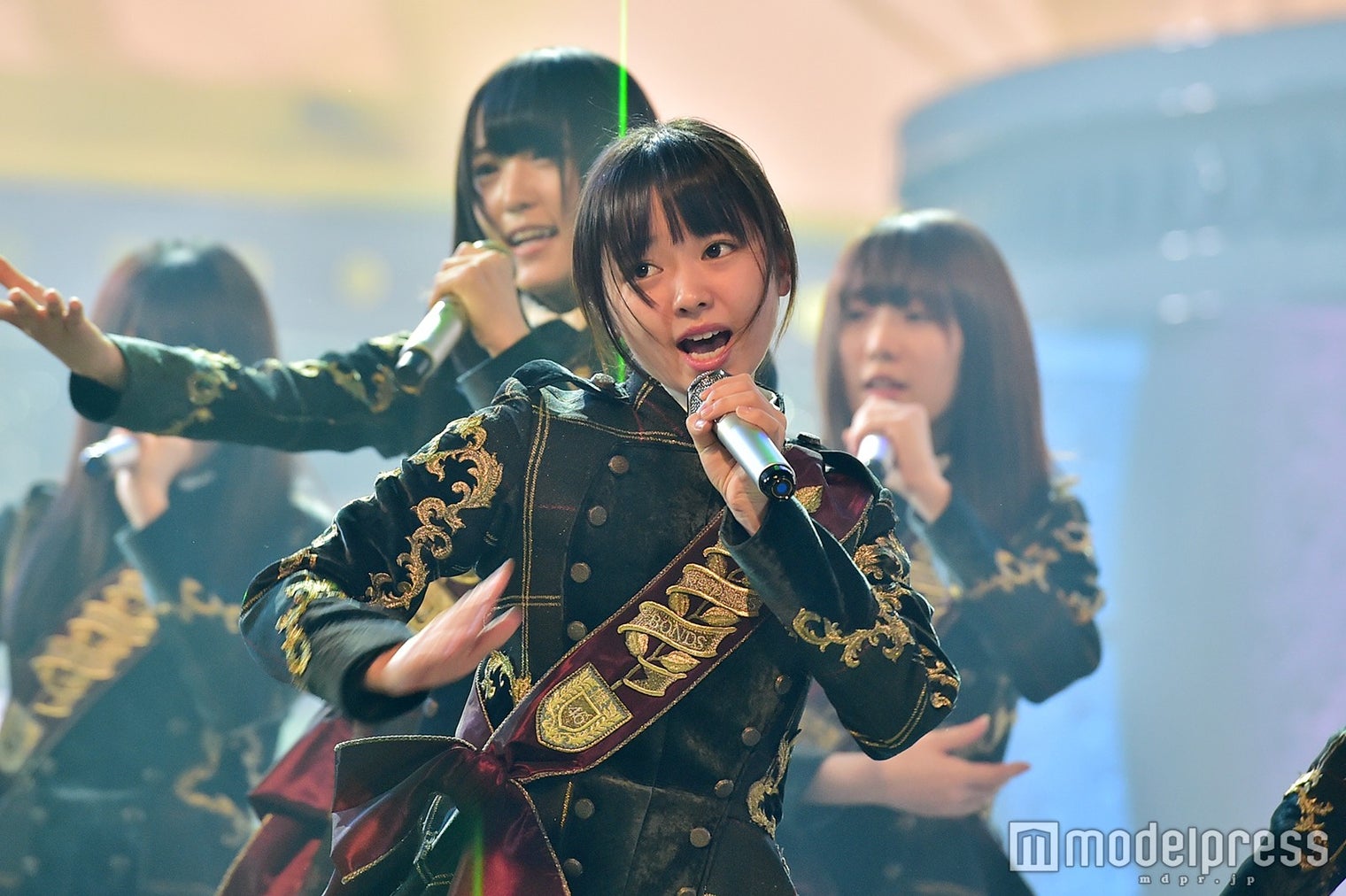 欅坂46のカッコイイ本番衣装!貴重な“21人”「サイレントマジョリティー」を最終確認<紅白リハ最終日>