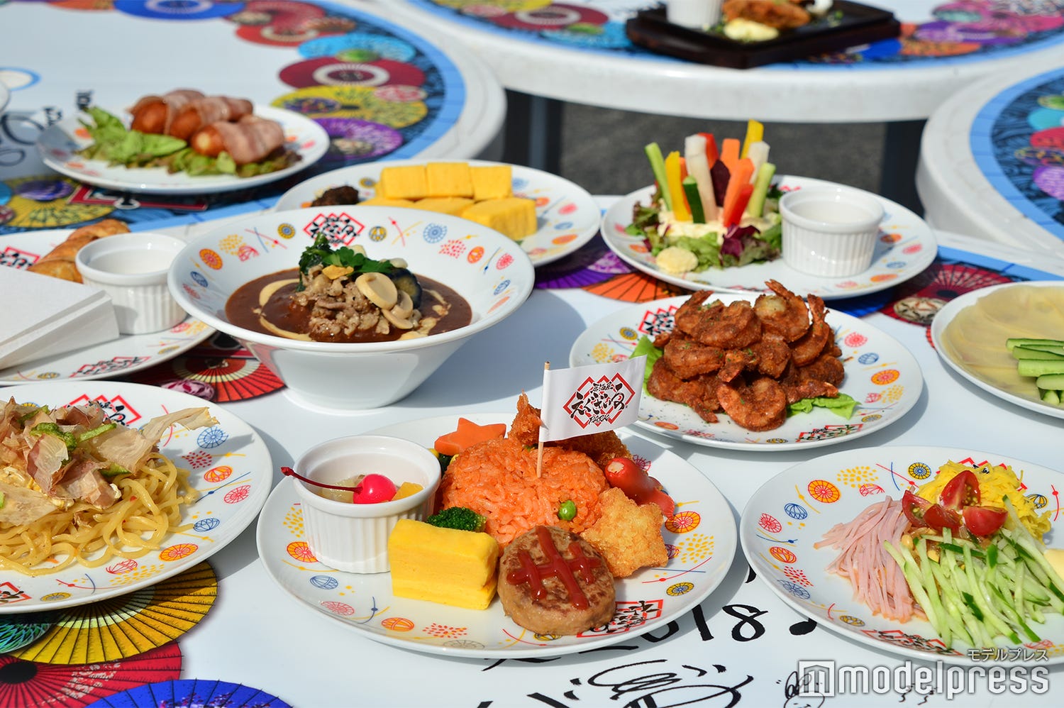 「居酒屋えぐざいるPARK 2018」はメンバーコラボメニューが大幅増!360度特大モニターも臨場感満点