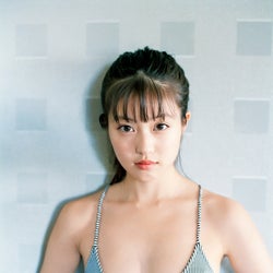 今田美桜 胸元ざっくり 浴衣ではしゃぐ姿も モデルプレス