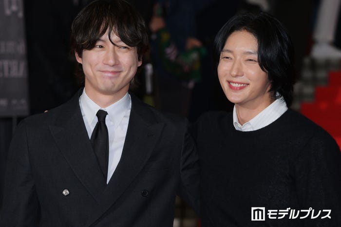 坂口健太郎、イ・ジュンギ(C)モデルプレス