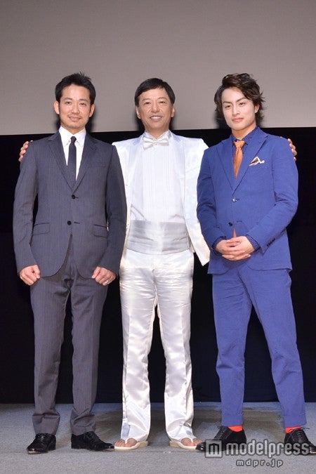 （左）近藤真広監督、（中央）板尾創路、（右）白濱亜嵐